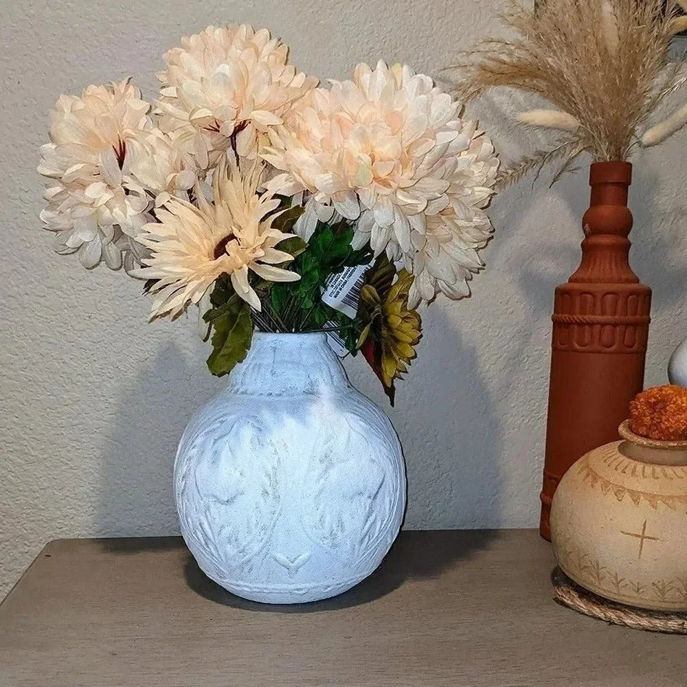 Small Bud White Farmhouse Flower Vase